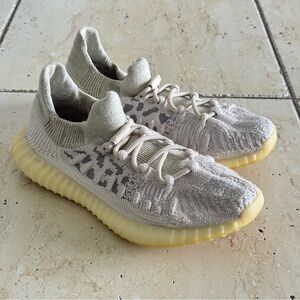 YZY Yeezy Sneakers, Size 9,5, Authentic